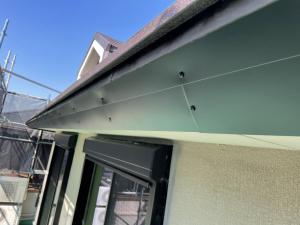 破風板の劣化を板金にて改修工事